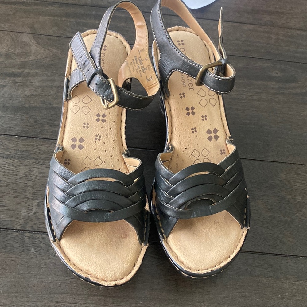Naturalizer N5 Comfort Sandals